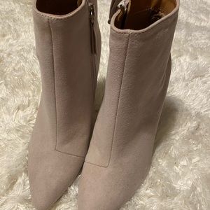 Heeled boots